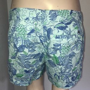 Vineyard vines bird print shorts size 4 EUC